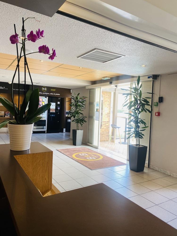 B&B Hotel Aubagne Gemenos Exterior photo